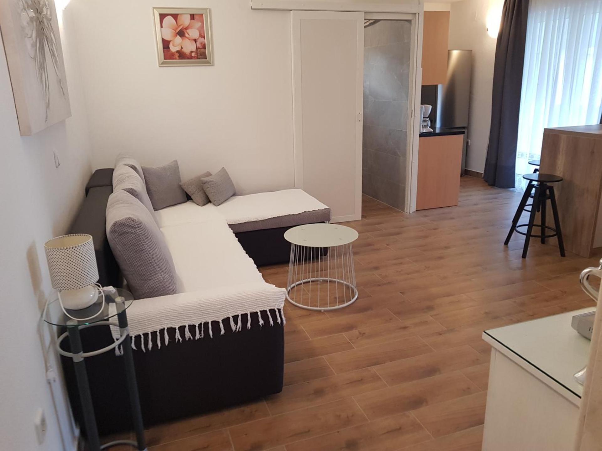 Apartments Mila มารีนา ภายนอก รูปภาพ