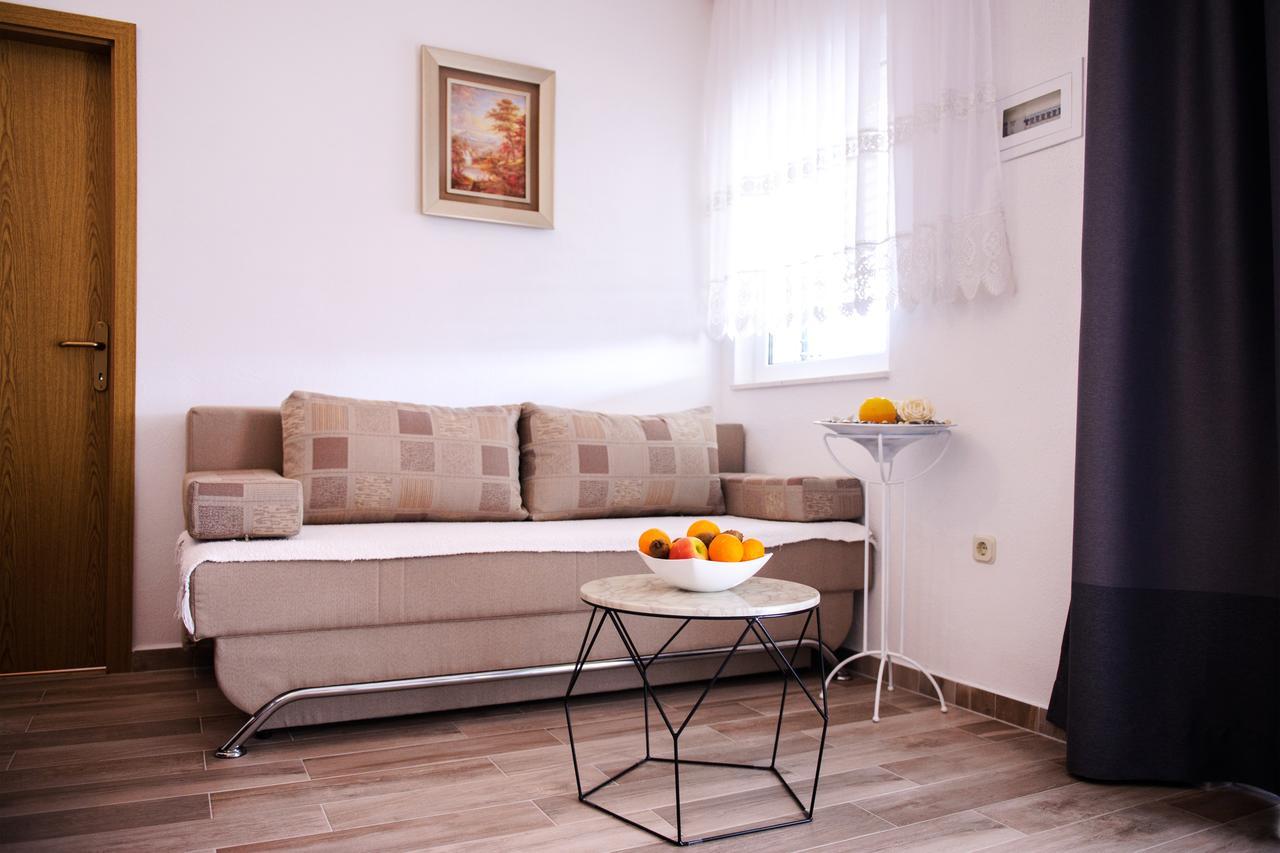 Apartments Mila มารีนา ภายนอก รูปภาพ
