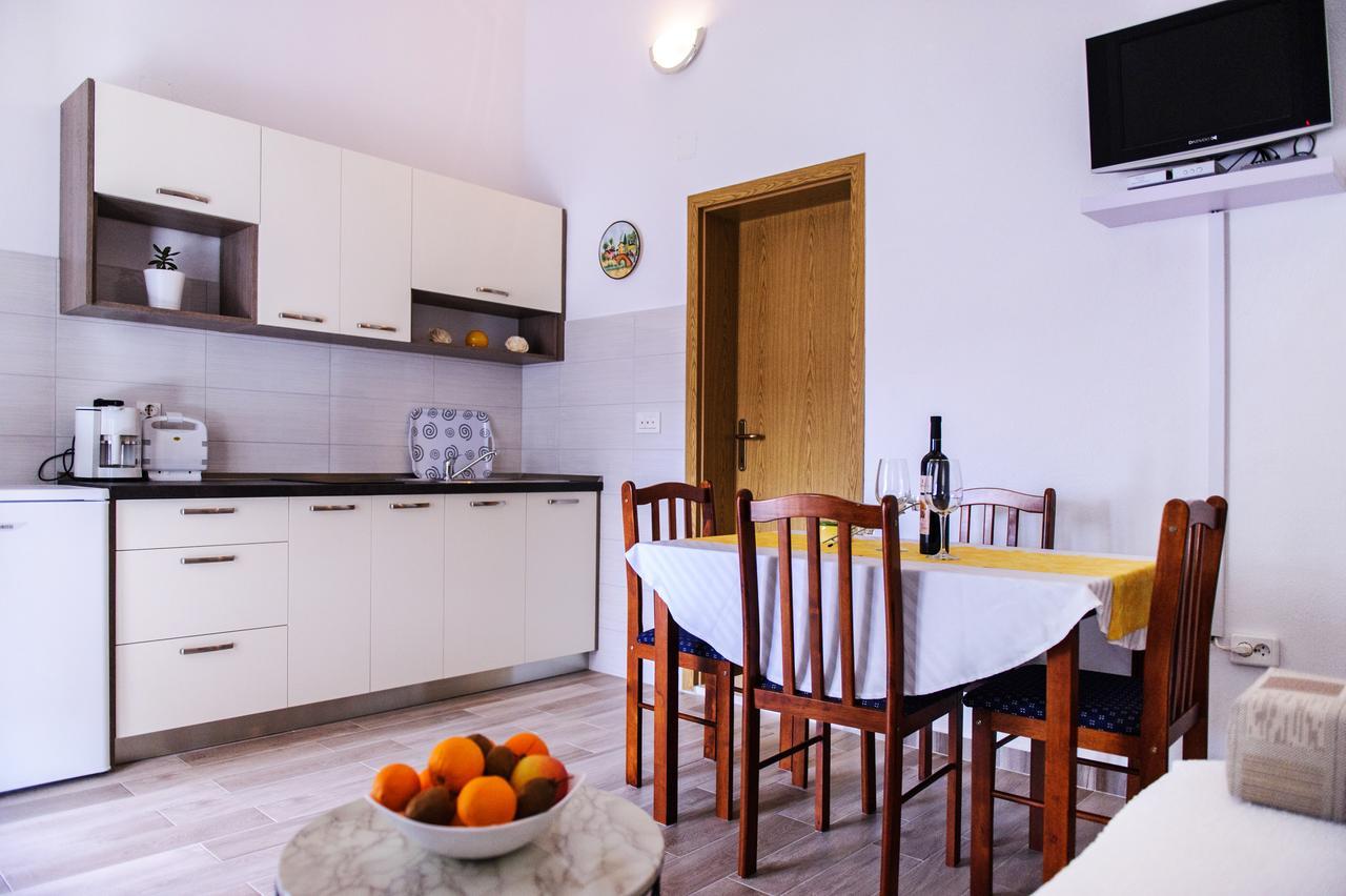 Apartments Mila มารีนา ภายนอก รูปภาพ