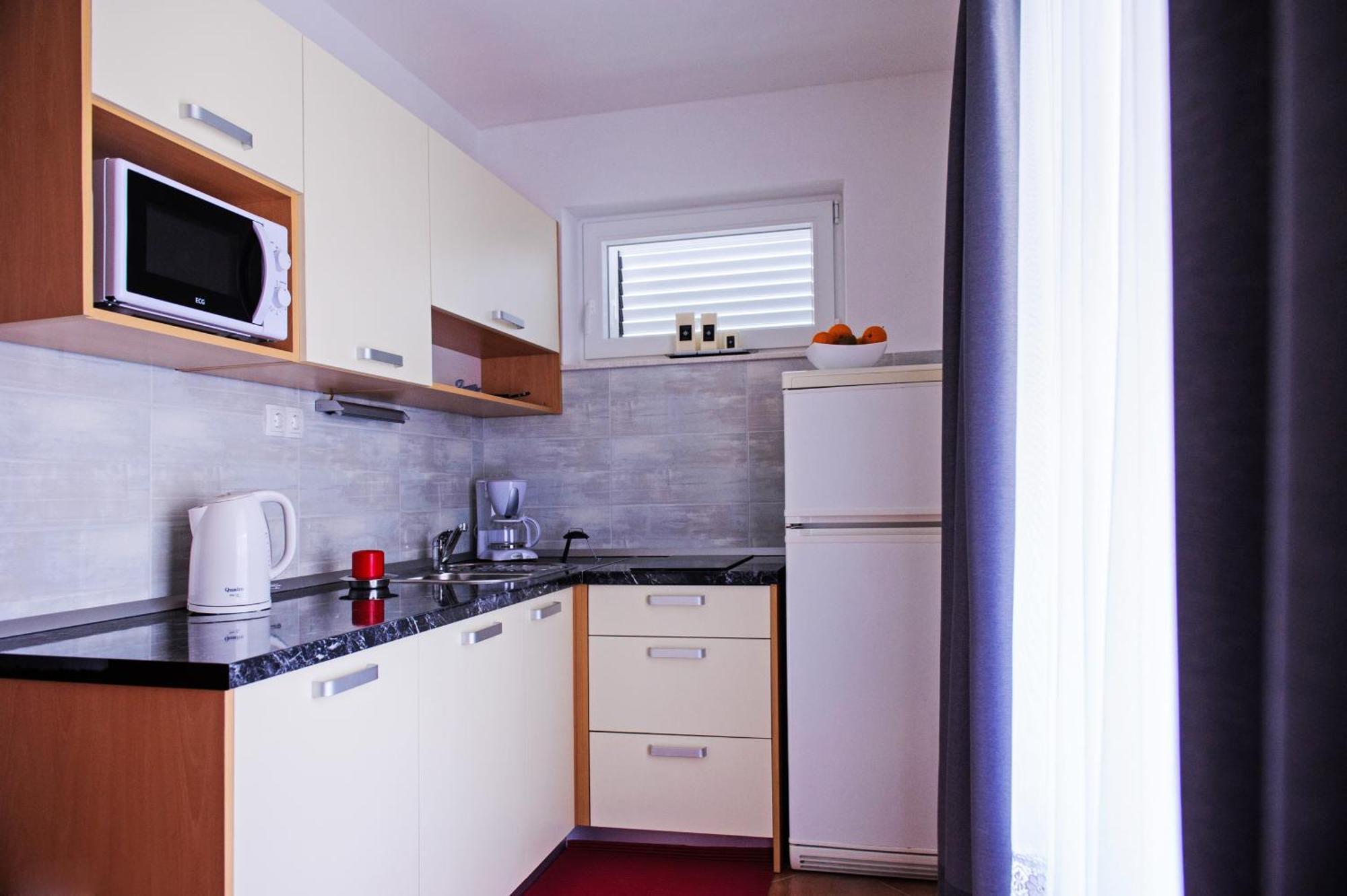Apartments Mila มารีนา ภายนอก รูปภาพ